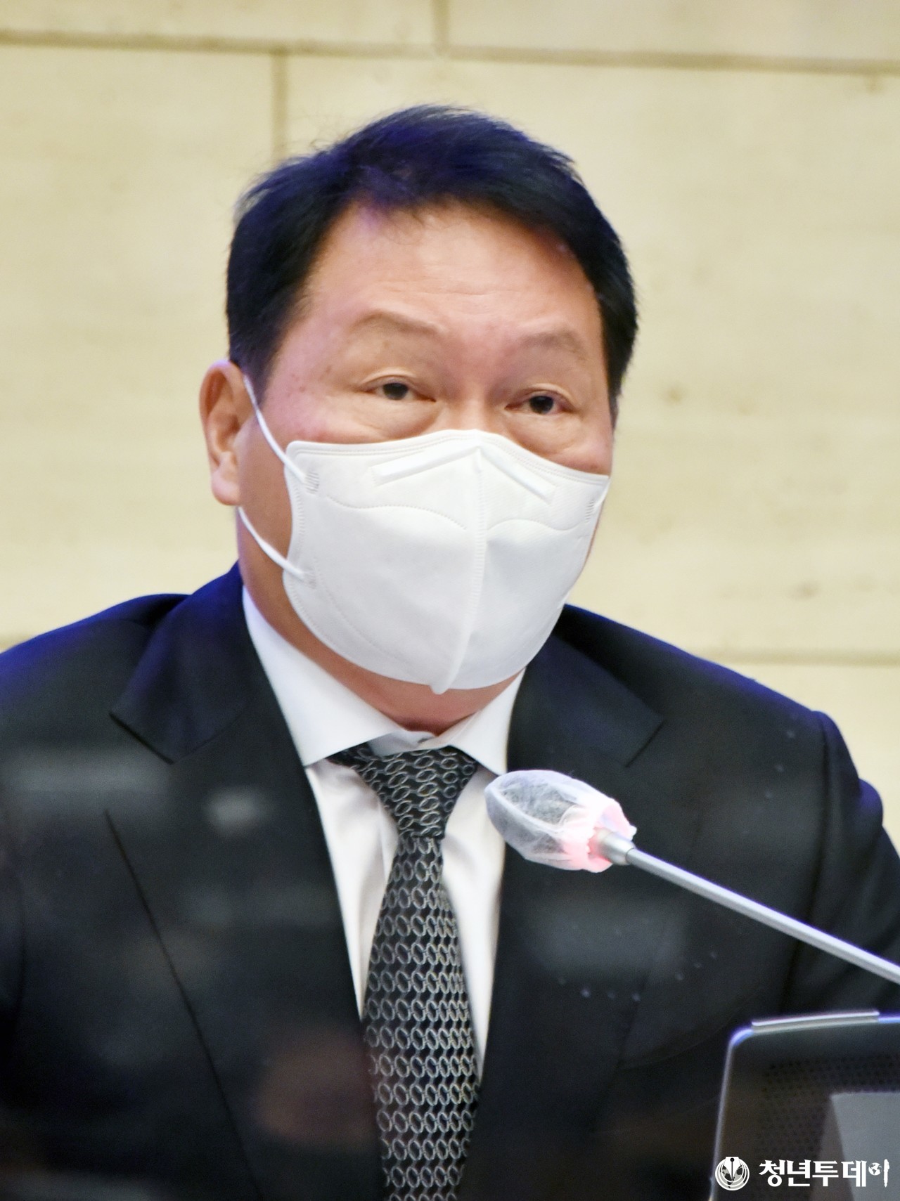 [청년투데이=안현준 기자] 최태원 SK그룹 회장이 23일 서울 중구 대한상공회의소에서 열린 서울상의 의원총회에서 신임 회장으로 선출된 후 인사말을 하고 있다.