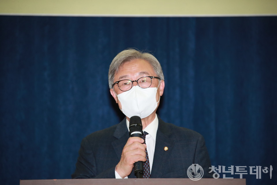 최재형 국민의힘 의원이 30일 오전10시 서울시 영등포구 국회의원회관2층 소강당에서 “재외동포정책 새 정부에 바란다”는 주제로 제5회 재외동포정책 포럼에서 축사를 하고 있다.2022.03.30.