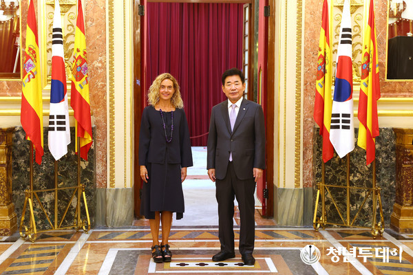 김진표 의장이 메리첼 바텟 스페인 하원의장과 만나 회담을 가졌다. 사진=국회