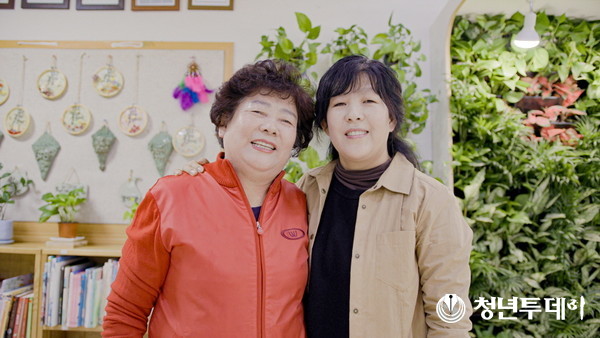 39년 3代째 선행 중인 이이순 씨(74, 왼쪽)와 딸 김현미 씨(오른쪽).사진=LG