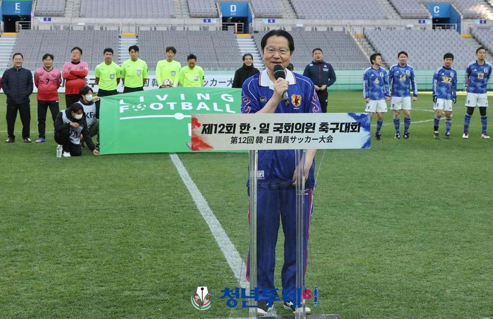 답사하는 에토 세이시로 축구외교추진의원연맹 회장.2022.11.26