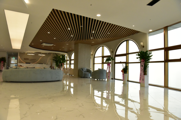 호텔로비. 사진=이승호 기자