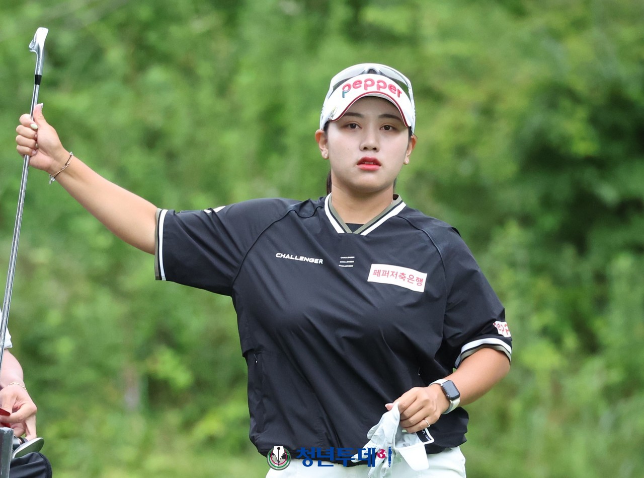 김희지가 14일 10번 홀에서 채를 뽑고있다. 2024.07.14. [사진=정선 김원혁 기자]