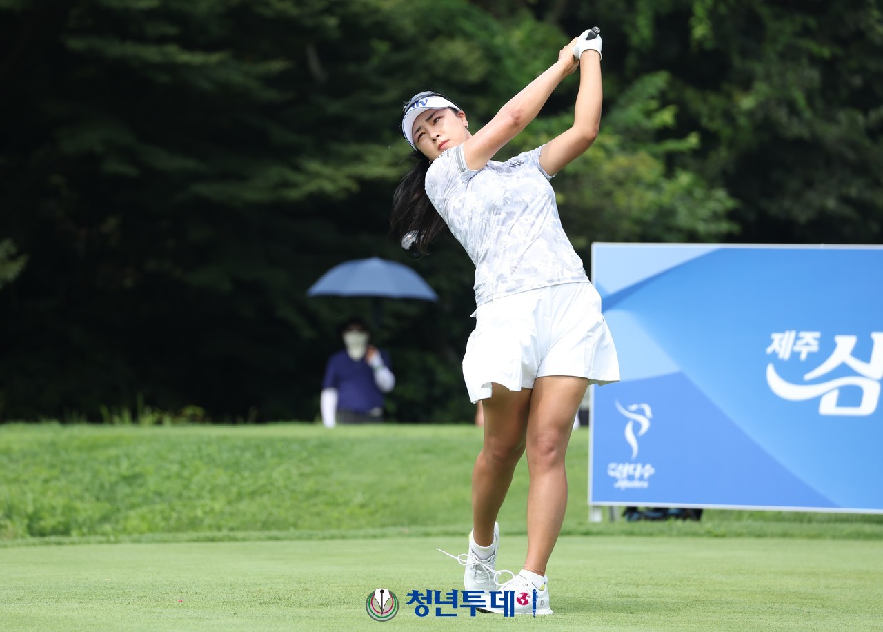 지난 4일 막을 내린 ‘제11회 제주삼다수 마스터스’에서 드라이버 티샷 모습.[청년투데이 DB]