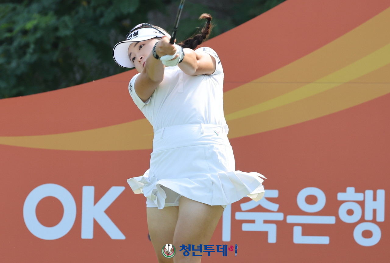 임진영이 15일 인천광역시 중구에 위치한 클럽72 컨트리클럽에서 열린 ‘OK저축은행 읏맨 오픈’에서 우승을 향한 티샷을 하고있다. 2024.09.15 [사진=영종 김충구 기자]