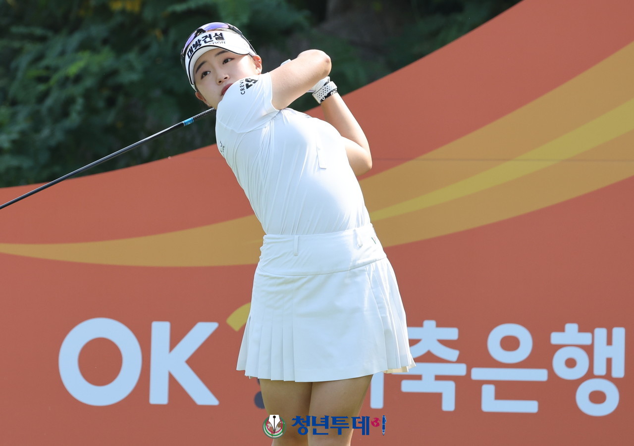 임진영이 15일 인천광역시 중구에 위치한 클럽72 컨트리클럽에서 열린 ‘OK저축은행 읏맨 오픈’에서 우승을 향한 티샷을 하고있다. 2024.09.15 [사진=영종 김충구 기자]