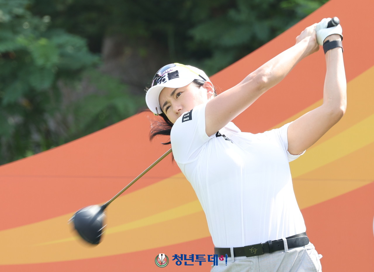 이세희가 15일 인천광역시 중구에 위치한 클럽72 컨트리클럽에서 열린 ‘OK저축은행 읏맨 오픈’에서 우승을 향한 티샷을 하고있다. 2024.09.15 [사진=영종 김충구 기자]