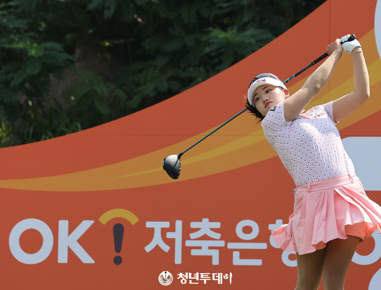 노승희가 15일 인천광역시 중구에 위치한 클럽72 컨트리클럽에서 열린 ‘OK저축은행 읏맨 오픈’에서 우승을 향한 티샷을 하고있다. 2024.09.15 [사진=영종 김충구 기자]