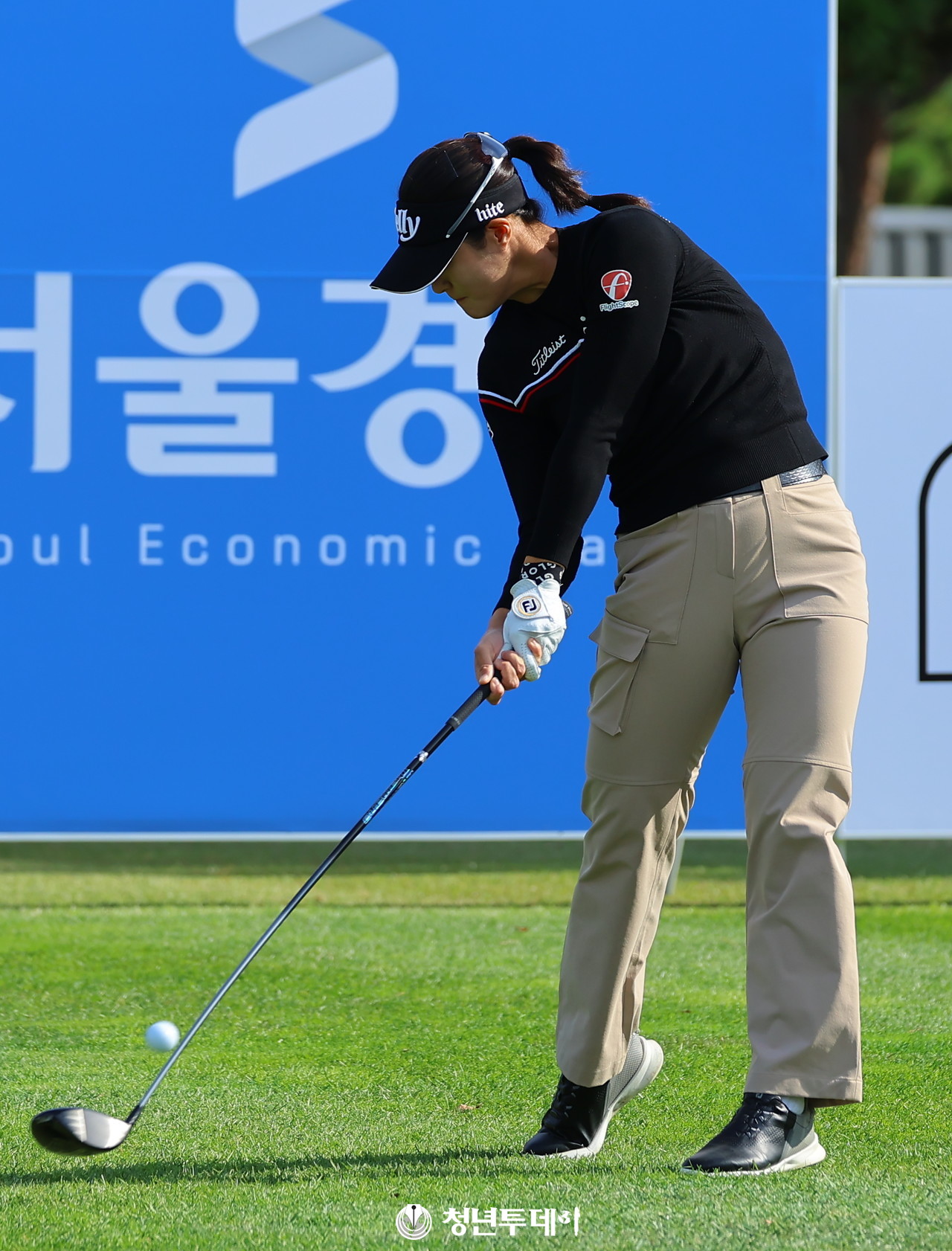 김민별이 지난 24일 경기도 용인시에 위치한 88컨트리클럽(파72/ 6,694야드)에서 막을 올린 2024 KLPGA투어의 스물아홉 번째 대회인 ‘덕신EPC·서울경제 레이디스 클래식(총상금 10억 원, 우승상금 1억 8천만 원)’에서 우승을 향한 드라이버티샷을 하고있다.2024.10.25[사진=김충구 기자]