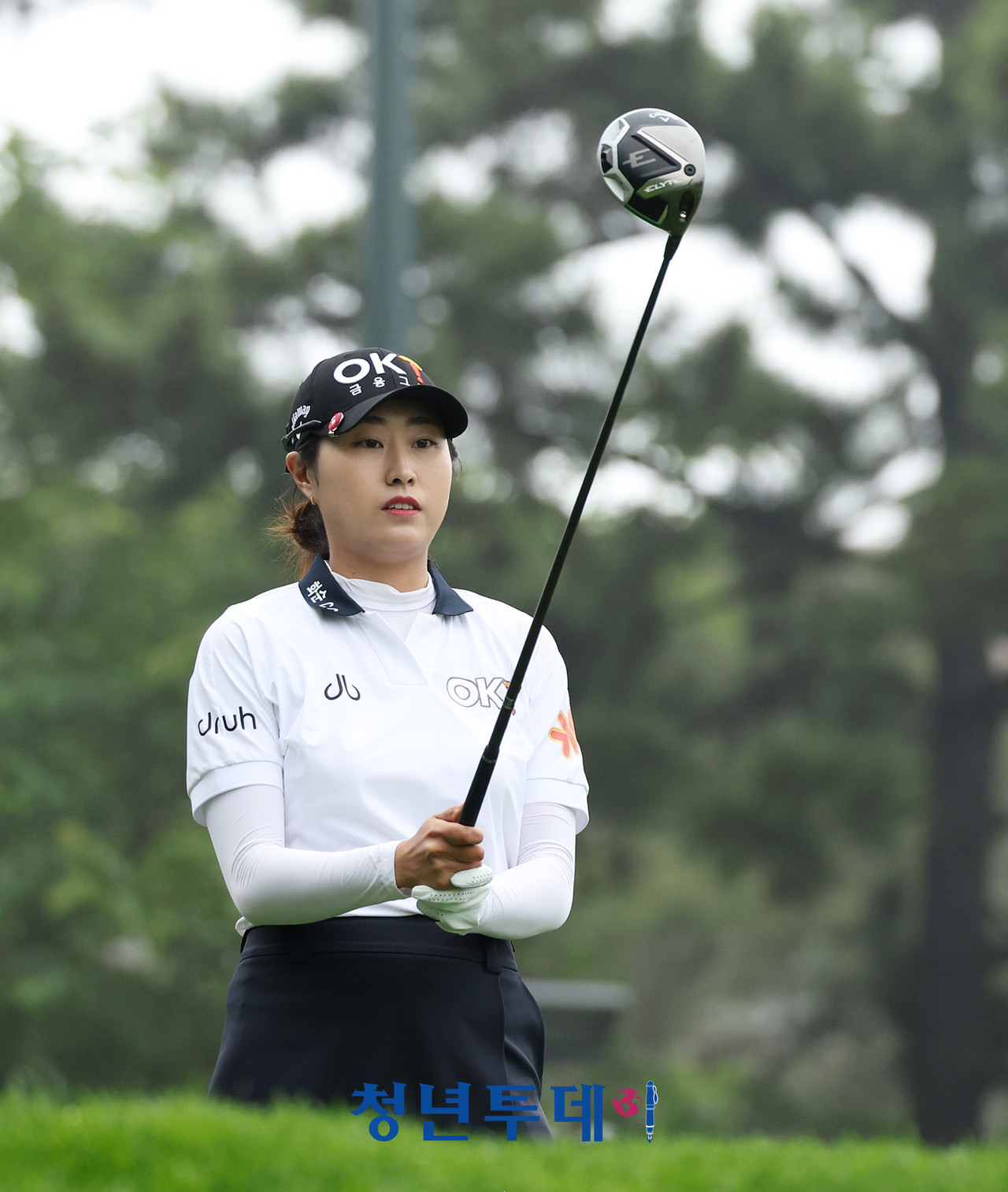 김우정이 2025시즌 KLPGA투어 ‘더헤븐 마스터즈’둘쨋날인 21일 경기도 안산에 위치한 더헤븐 컨트리클럽(파72/6,631야드) 10번홀에서 드라이버 티샷을 하고있다.2025.06.21[사진=안산 김충구 기자]