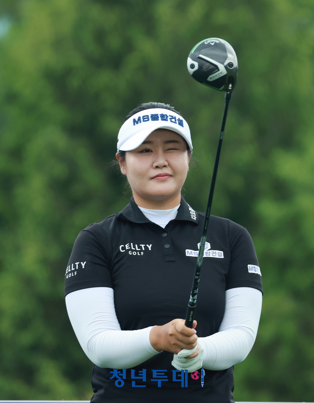 강가율이 강원도 평창에 위치한 버치힐 컨트리클럽(파 72/6,429야드)에서 막을 올린 2025 시즌 KLPGA투어 열네 번째 대회인 ‘맥콜 · 모나 용평 오픈’(총상금 10억 원, 우승상금 1억 8천만 원)에서 우승을 향한 티샷을 하고 있다. 2025.06.29 [사진=평창 김충구 기자]