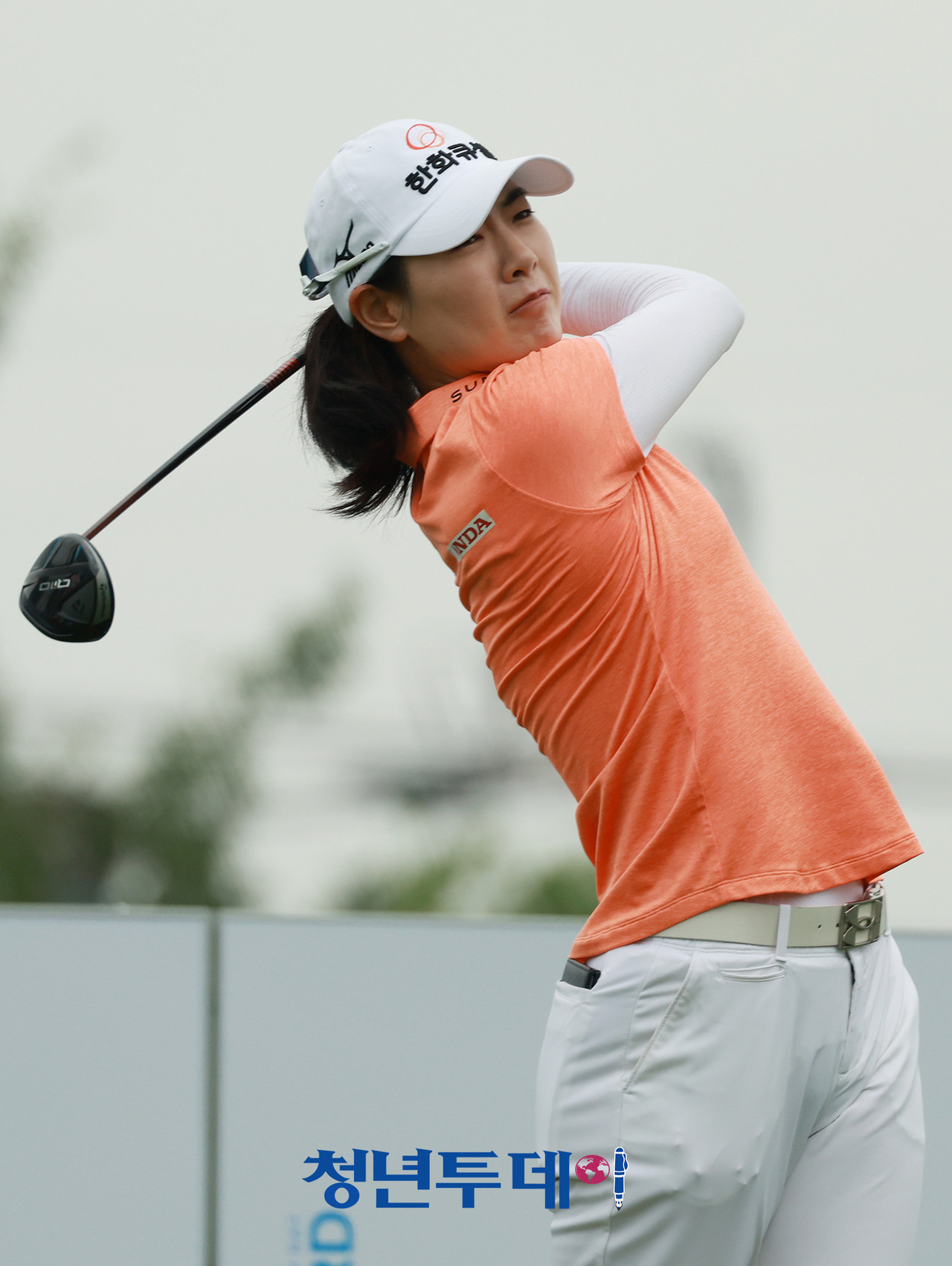 대회 이틀째인 4일 이정민이 11번 홀에서 드라이버 티샷을 하고 있다. 2025.07.04 [사진=청라 김충구 기자]