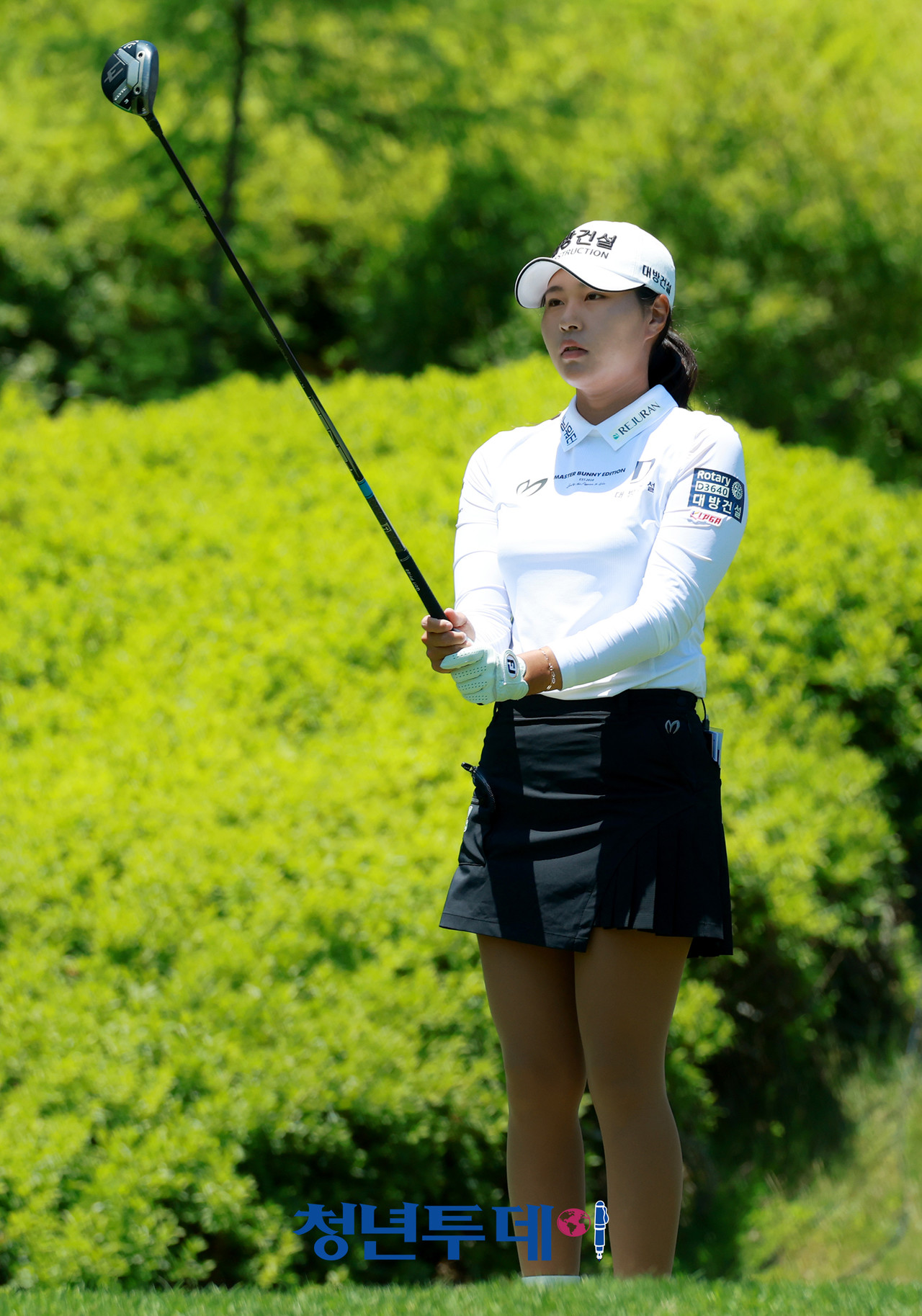 성유진이 대회첫날인 10일 강원도 정선군에 위치한 하이원 컨트리클럽(파 72/6,544야드)에서 막을 올린 ‘하이원리조트 여자오픈 2025’(총상금 10억 원, 우승상금 1억 8천만 원)에서 1번 홀 플레이를 하고 있다.2025.07.10[사진=정선 김충구 기자]